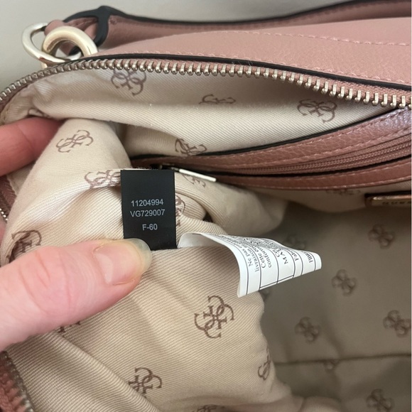 Guess large handbag crossbody NWOT pink mauve women’s purse pockets long strap - Picture 15 of 16